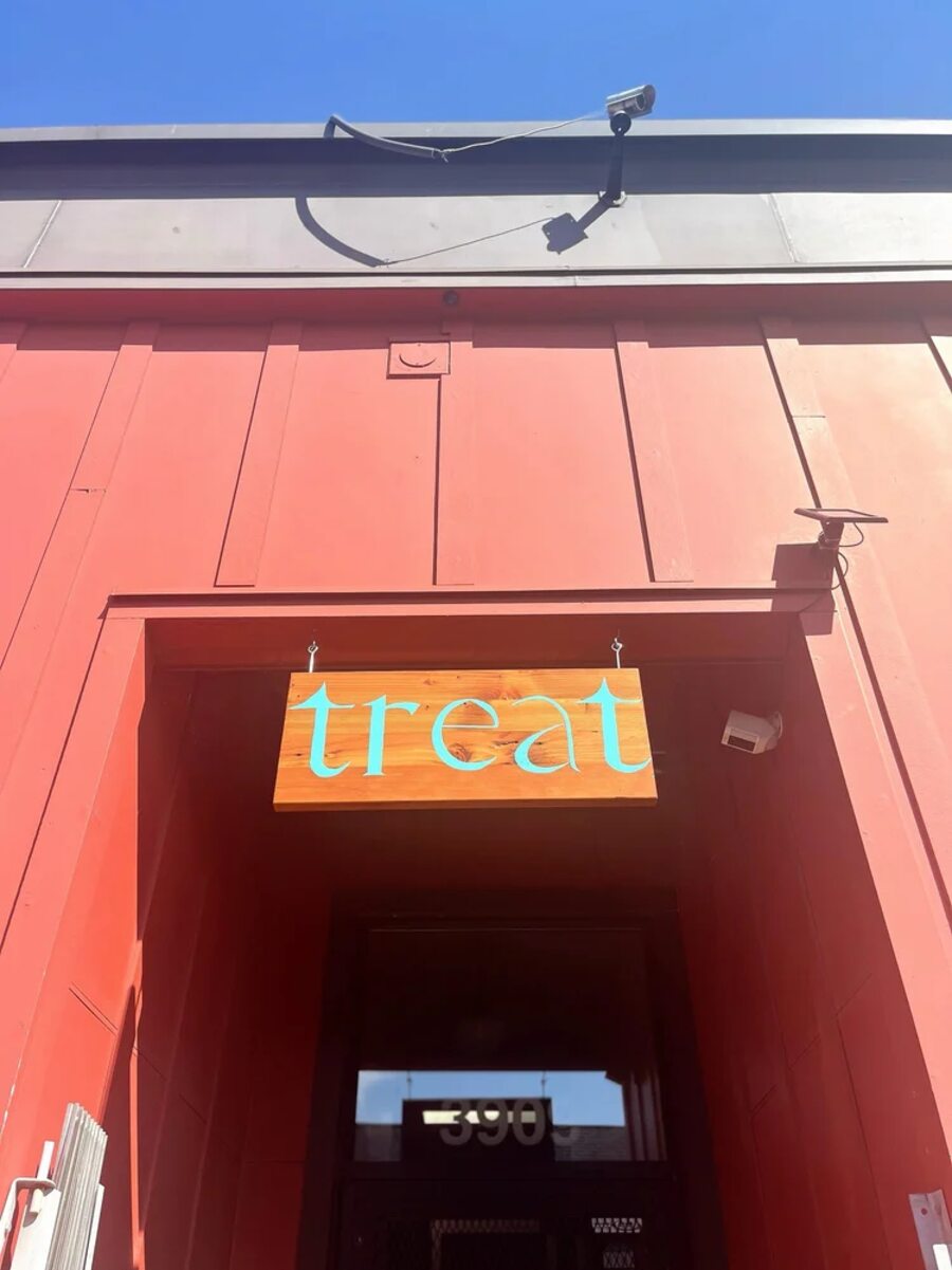 Treat salon teal sign Portland Oregon
